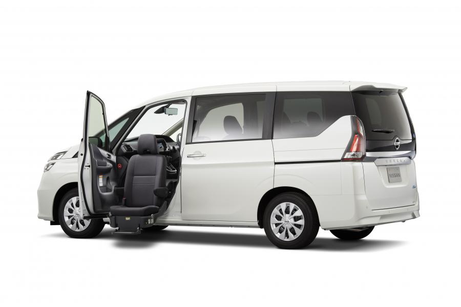  Nissan Serena (C27) 2016 года  (фото 2 из 9)